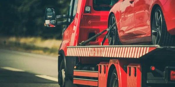Roadside Towing Tips: Stay Safe While Waiting